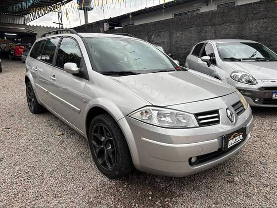 RENAULT MEGANE 1.6 DYNAMIQUE GRAND TOUR 16V FLEX 4P MANUAL RENAULT MEGANE 1.6 DYNAMIQUE GRAND TOUR 16V FLEX 4P MANUAL